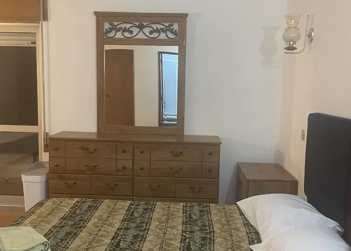 Guest house Joe's House *